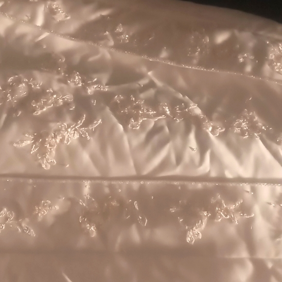 White Wedding Dress by Private Collections - Picture 4 of 4